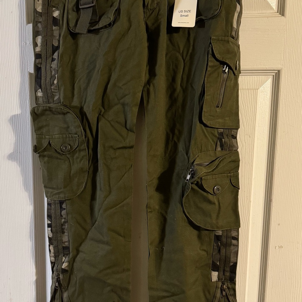 Free Knight Cargo Pants with Camo Details